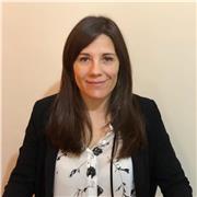 Psicologa e Psicoterapeuta impartisce lezioni di varie materie per lo più di ambito umanistico sia per scuole medie, superiori e università: psicologia, pedagogia, filosofia, storia, letteratura greca e latina